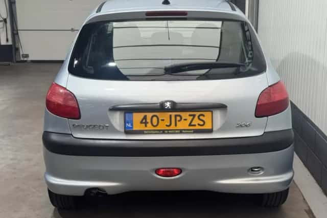 Peugeot 206 (2002) thumbnail 6