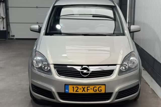Opel Zafira (2007) thumbnail 2