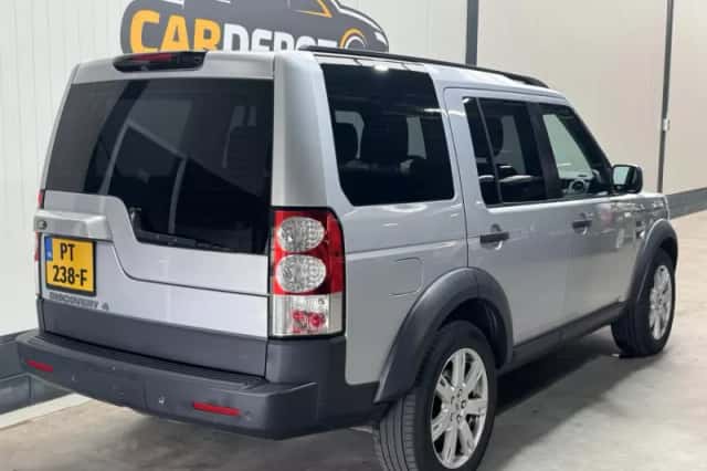 Land Rover Discovery (2010) thumbnail 5