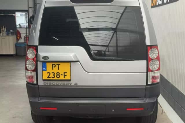 Land Rover Discovery (2010) thumbnail 6