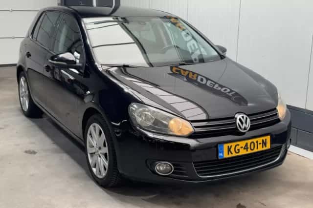 Volkswagen Golf (2010) thumbnail 3