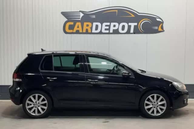 Volkswagen Golf (2010) thumbnail 4