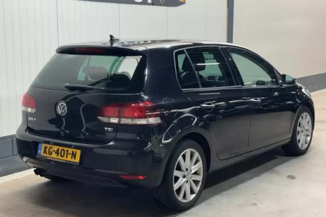 Volkswagen Golf (2010) thumbnail 5
