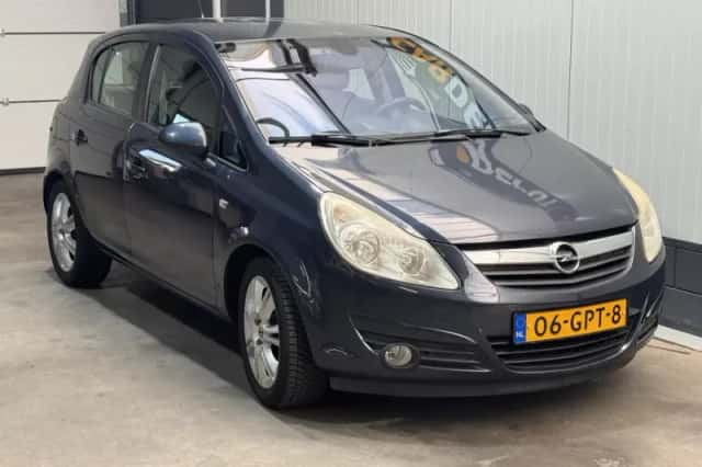 Opel Corsa (2008) thumbnail 3