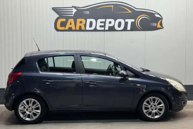 Opel Corsa (2008) thumbnail 4