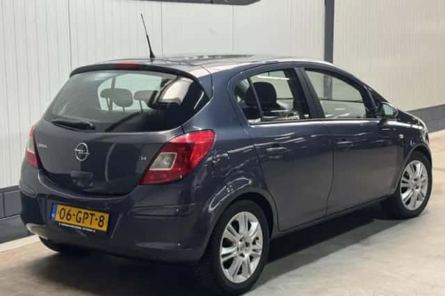 Opel Corsa (2008) thumbnail 5