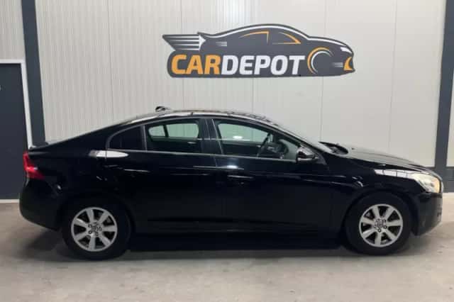 Volvo S60 (2011) thumbnail 4