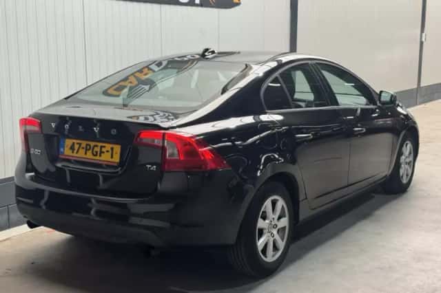 Volvo S60 (2011) thumbnail 5