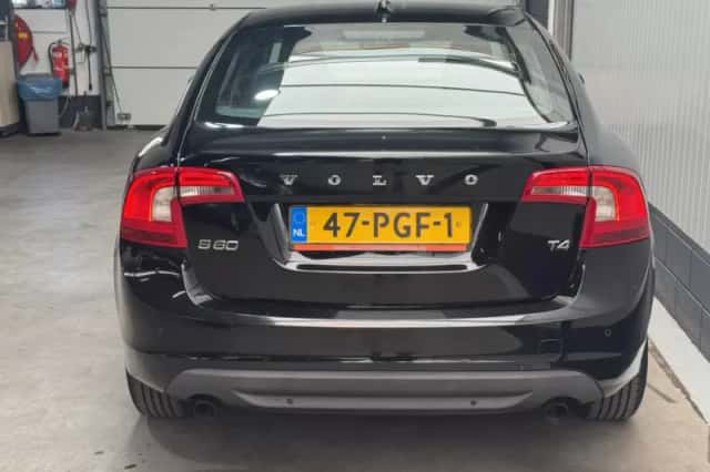 Volvo S60 (2011) thumbnail 6