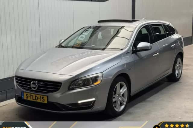 Volvo V60 (2014) thumbnail 1