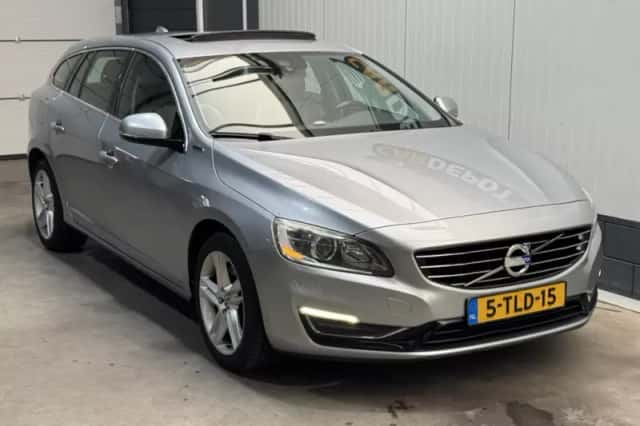 Volvo V60 (2014) thumbnail 3