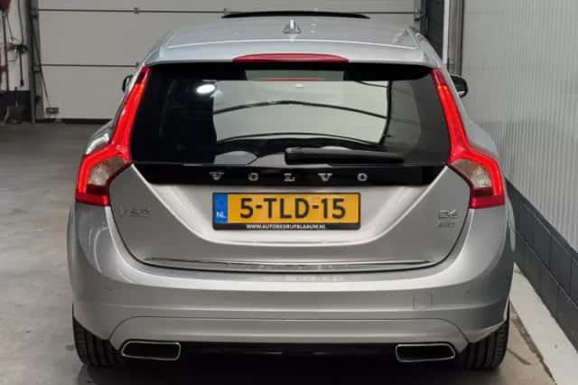 Volvo V60 (2014) thumbnail 6