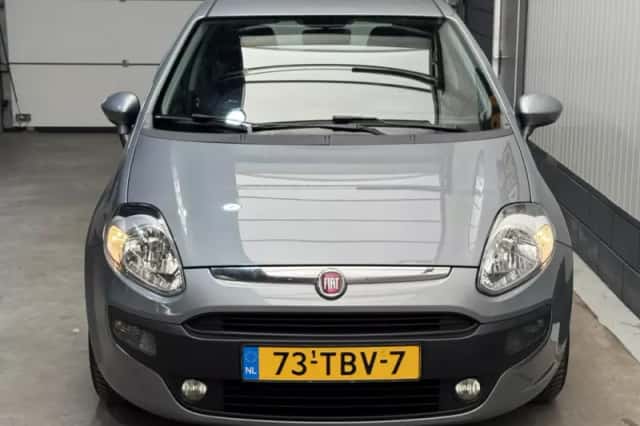 Fiat Punto (2012) thumbnail 2