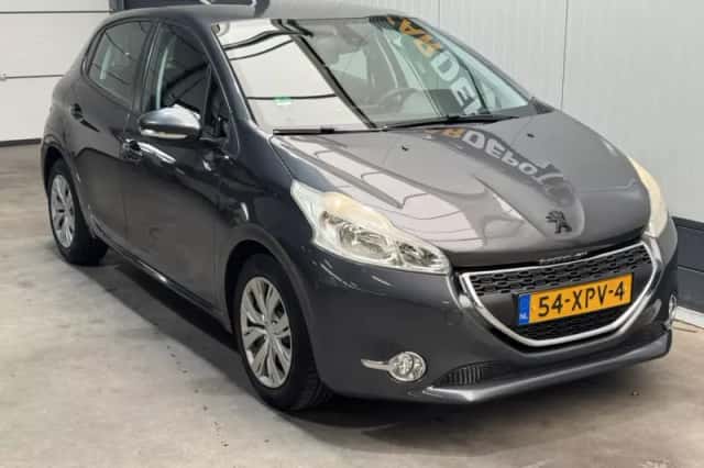Peugeot 208 (2012) thumbnail 3