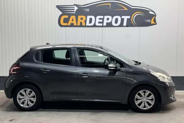 Peugeot 208 (2012) thumbnail 4