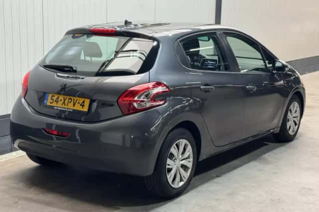 Peugeot 208 (2012) thumbnail 5