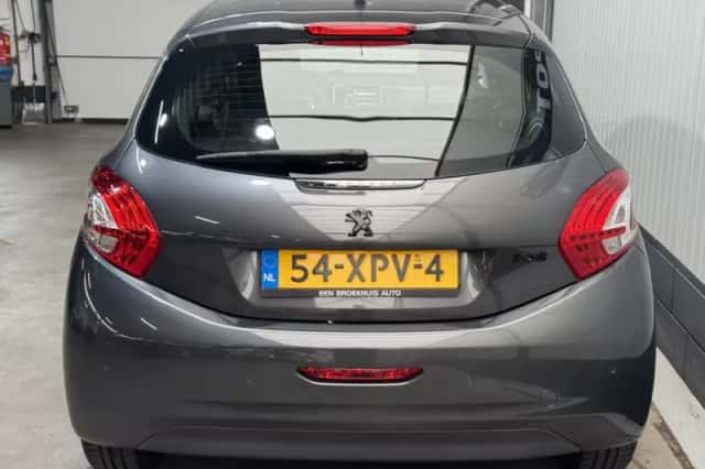 Peugeot 208 (2012) thumbnail 6