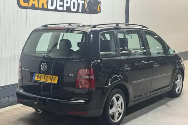 Volkswagen Touran (2007) thumbnail 5