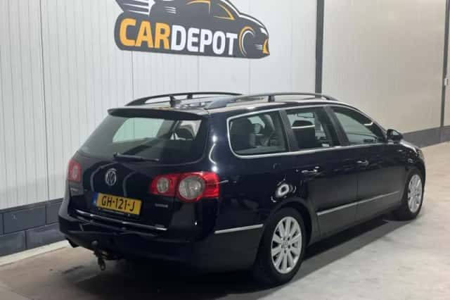 Volkswagen Passat (2010) thumbnail 5