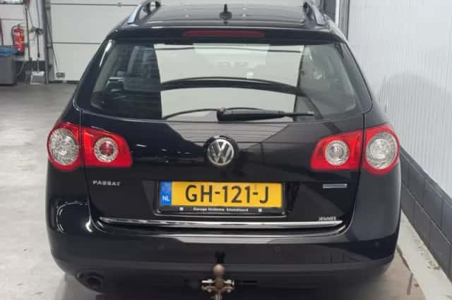Volkswagen Passat (2010) thumbnail 6