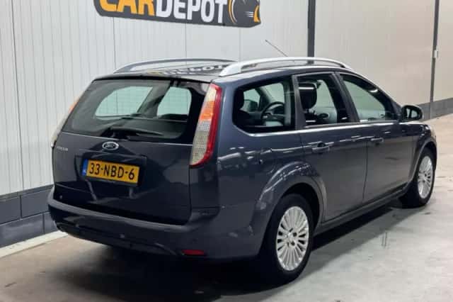 Ford Focus (2010) thumbnail 5