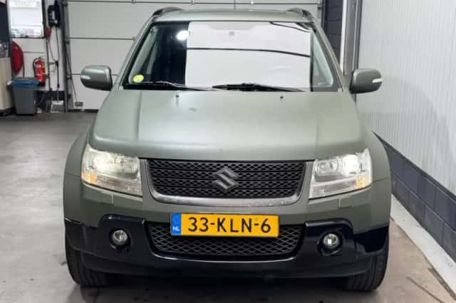 Suzuki Grand Vitara (2010) thumbnail 2