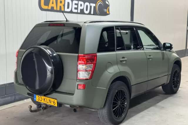 Suzuki Grand Vitara (2010) thumbnail 5