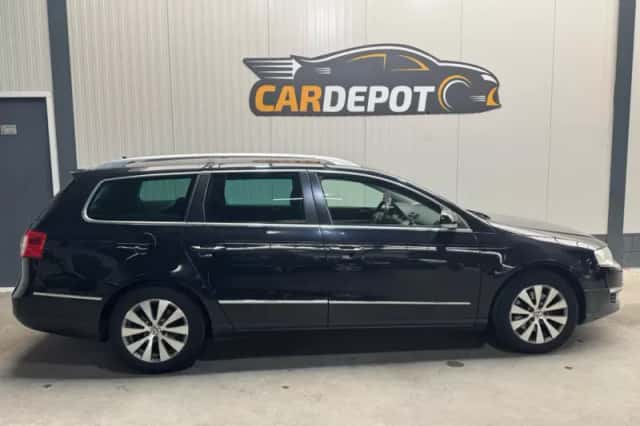 Volkswagen Passat (2009) thumbnail 4