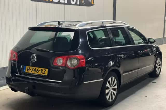 Volkswagen Passat (2009) thumbnail 5