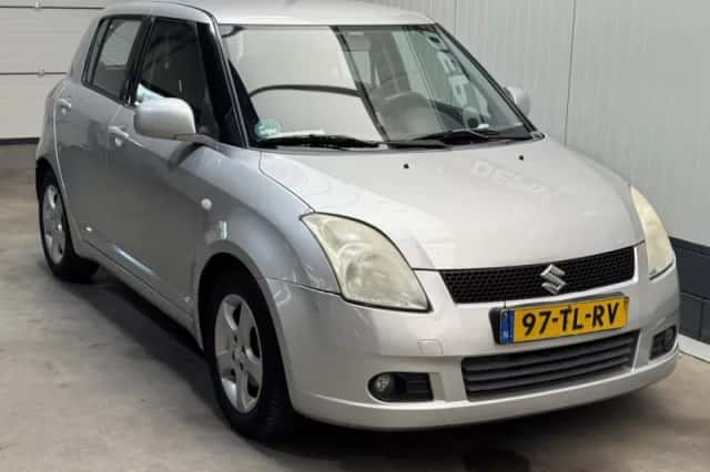 Suzuki Swift (2006) thumbnail 3