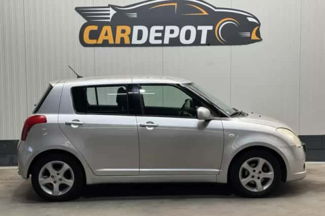 Suzuki Swift (2006) thumbnail 4