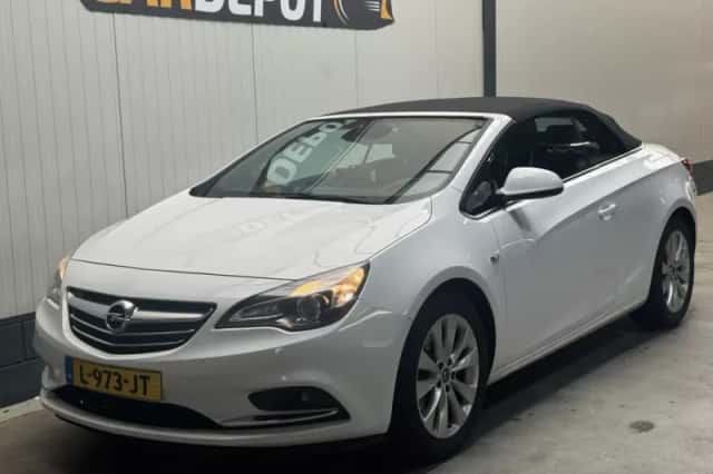 Opel Cascada (2013) thumbnail 2