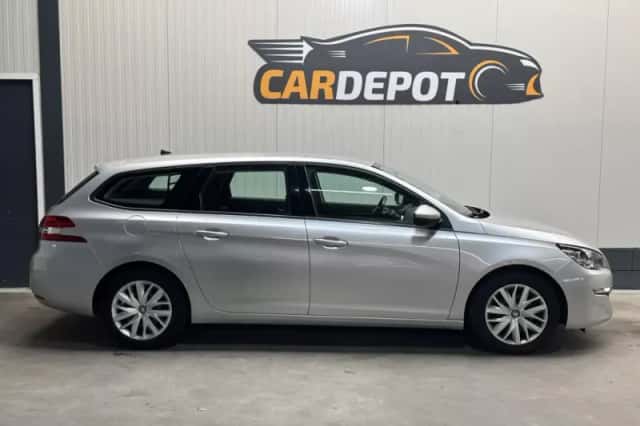 Peugeot 308 (2015) thumbnail 4