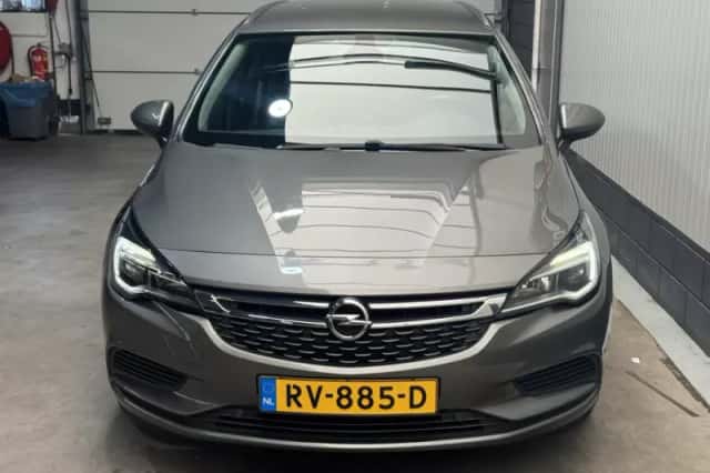 Opel Astra Sports Tourer (2018) thumbnail 2
