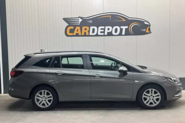 Opel Astra Sports Tourer (2018) thumbnail 4