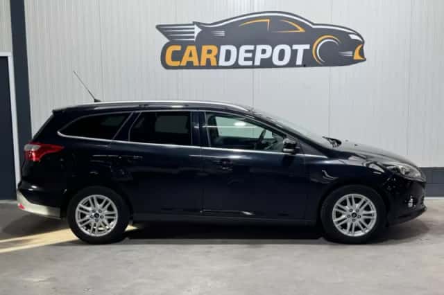 Ford Focus (2013) thumbnail 4