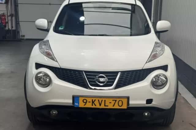 Nissan Juke (2011) thumbnail 2