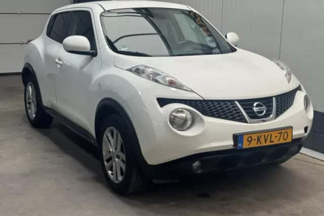 Nissan Juke (2011) thumbnail 3