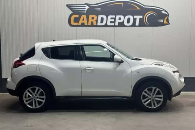Nissan Juke (2011) thumbnail 4