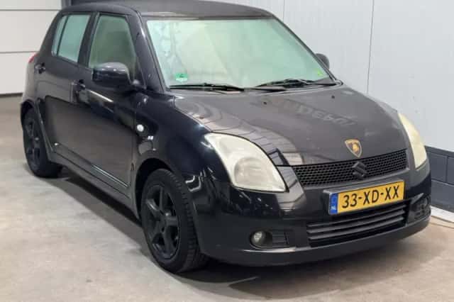 Suzuki Swift (2007) thumbnail 3