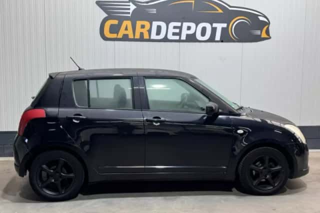 Suzuki Swift (2007) thumbnail 4