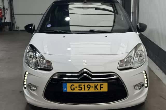 Citroën DS3 (2015) thumbnail 2