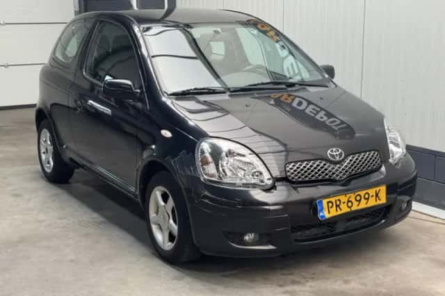 Toyota Yaris (2005) thumbnail 3