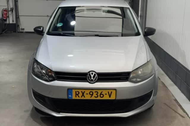 Volkswagen Polo (2011) thumbnail 2