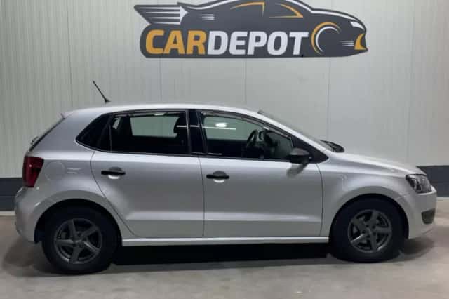 Volkswagen Polo (2011) thumbnail 4
