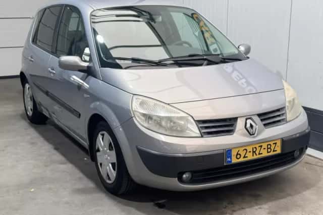 Renault Scénic (2005) thumbnail 3