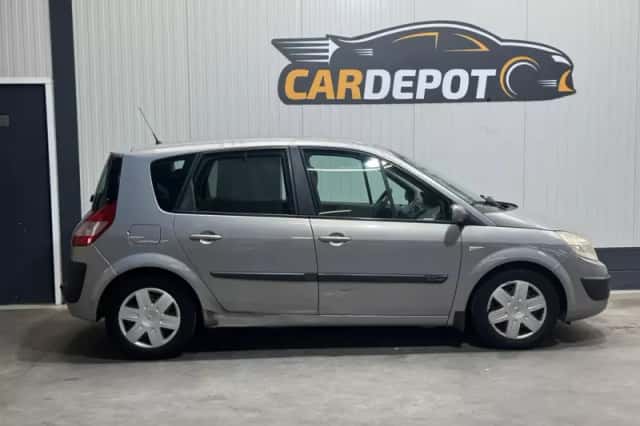 Renault Scénic (2005) thumbnail 4