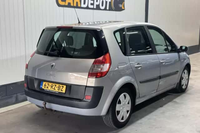 Renault Scénic (2005) thumbnail 5