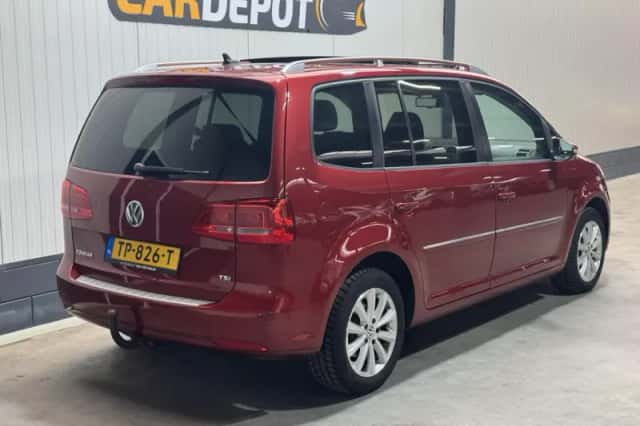 Volkswagen Touran (2011) thumbnail 5