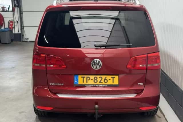 Volkswagen Touran (2011) thumbnail 6